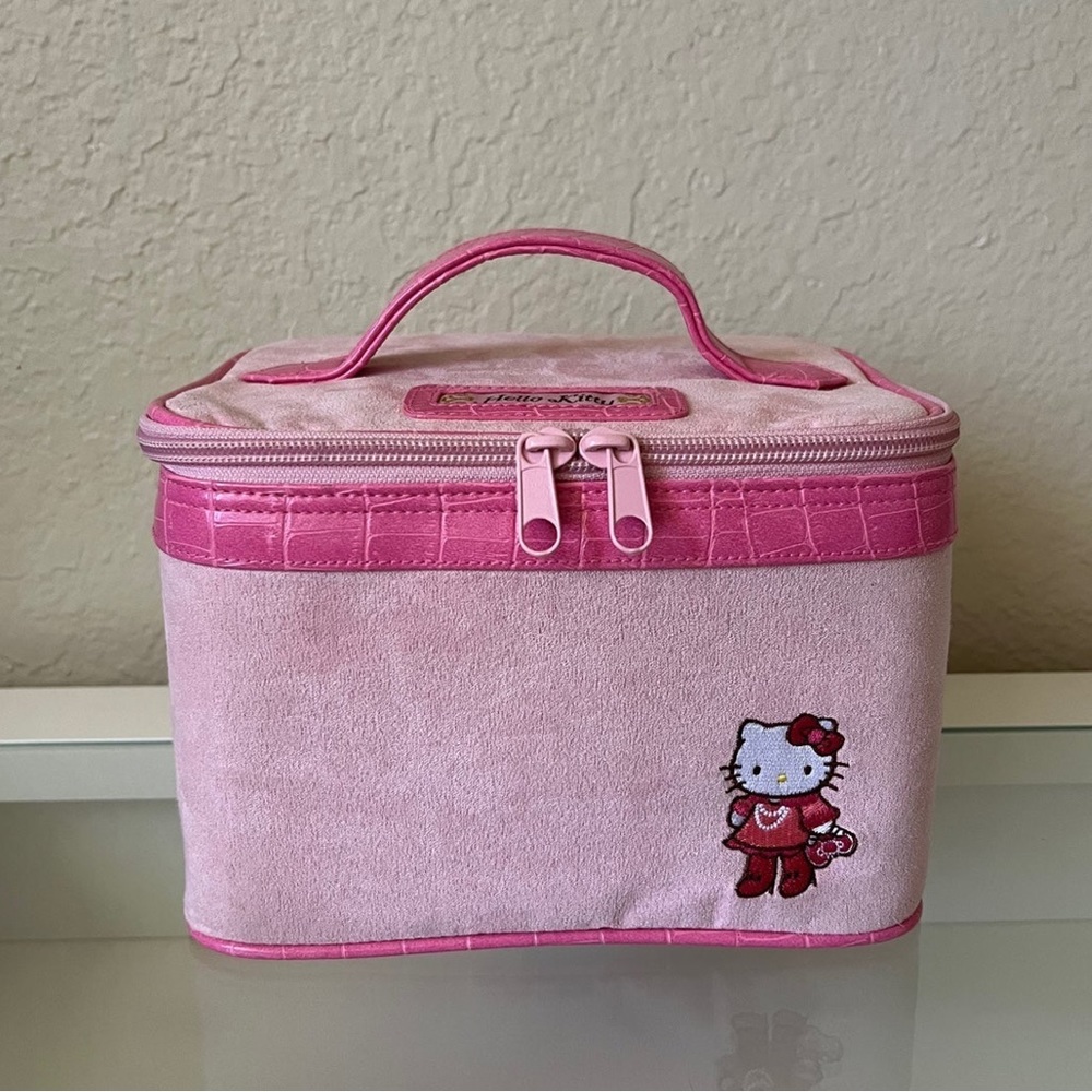 Glamorous Hello Kitty Makeup Train Case